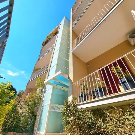 بيت ضيافة Residenza Gramsci 4*
